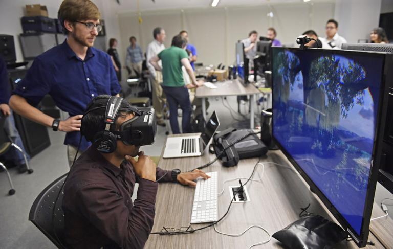 Student using developing VR in computer lab